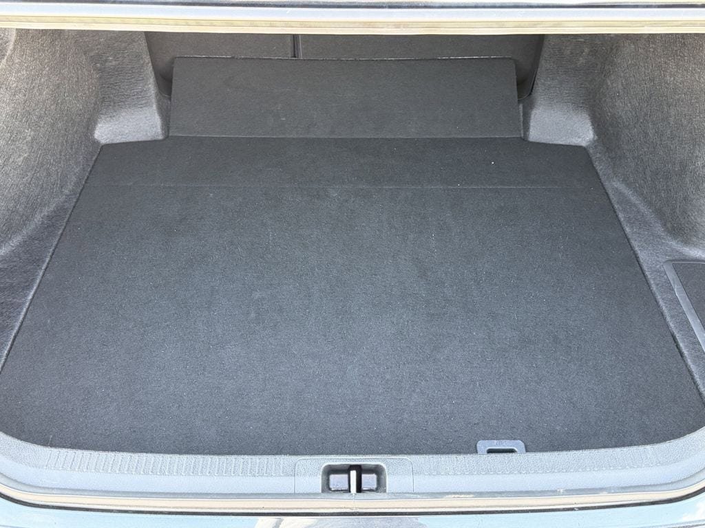 Used 2025 Toyota Camry SE FWD image 30