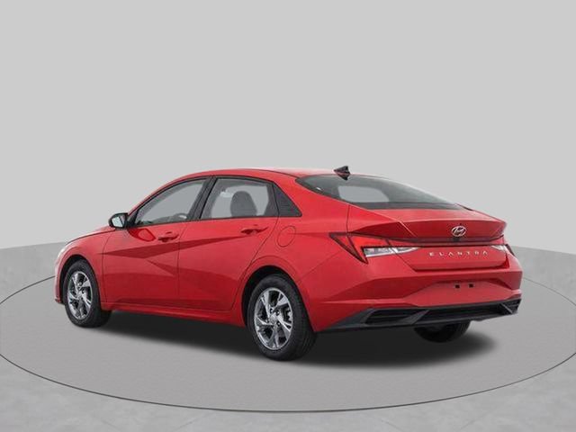 Used 2021 Hyundai Elantra SE FWD image 4