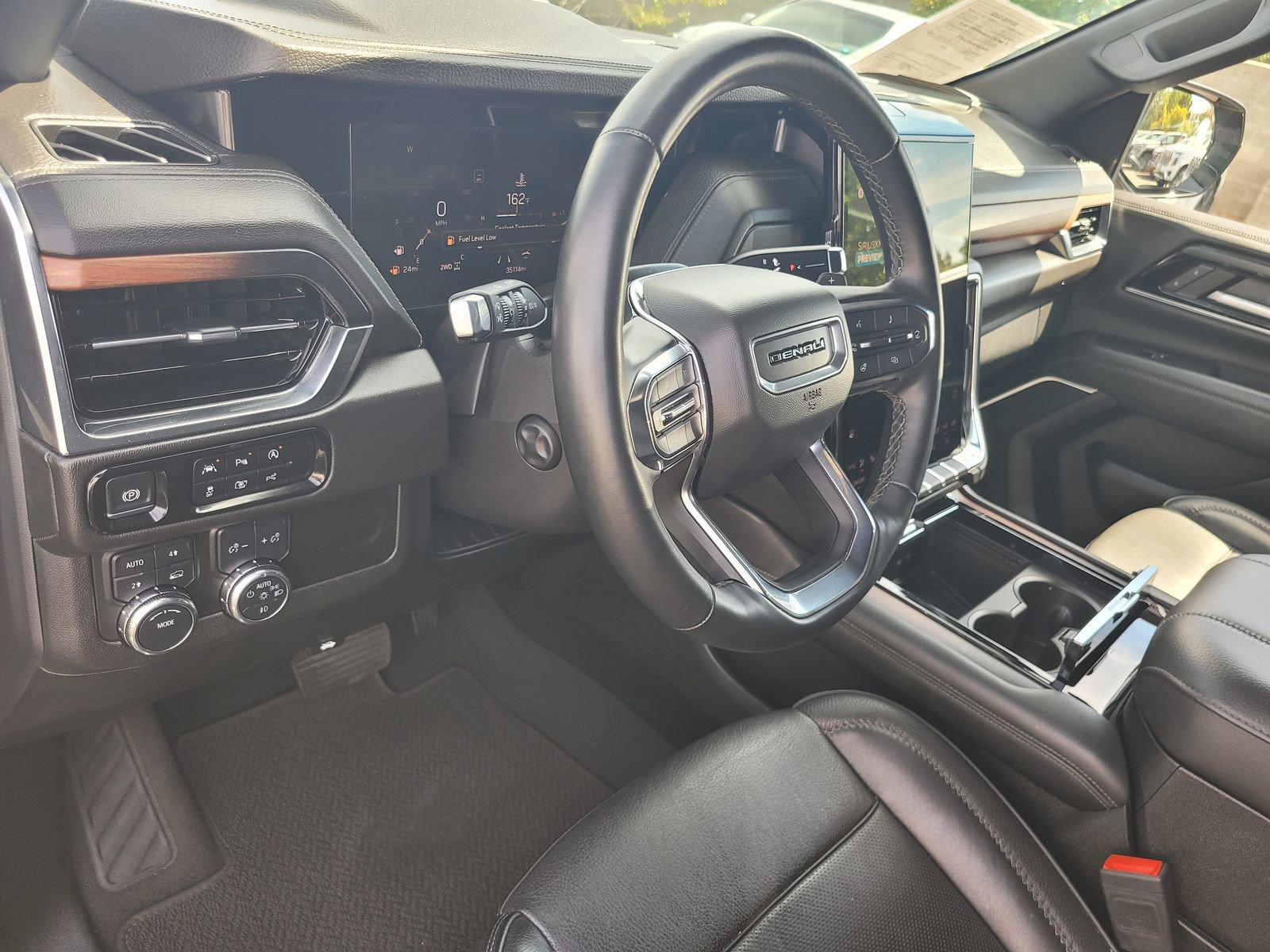 Used 2025 GMC Yukon Denali AWD/4WD image 8