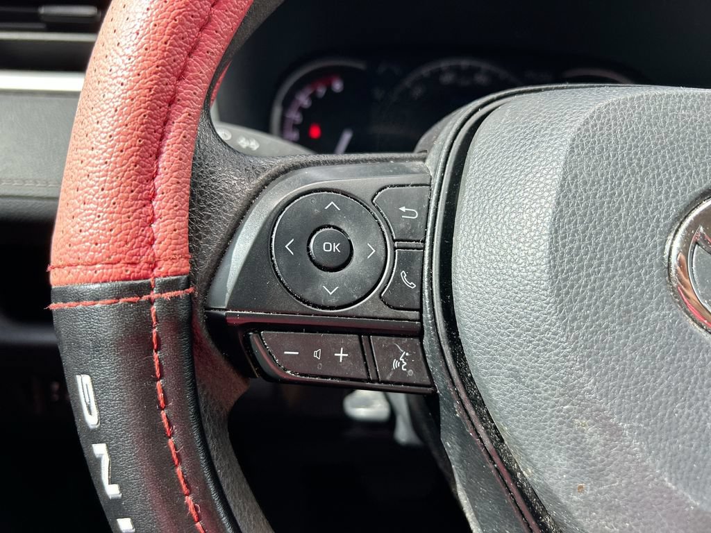 Used 2025 Toyota RAV4 XLE FWD image 16