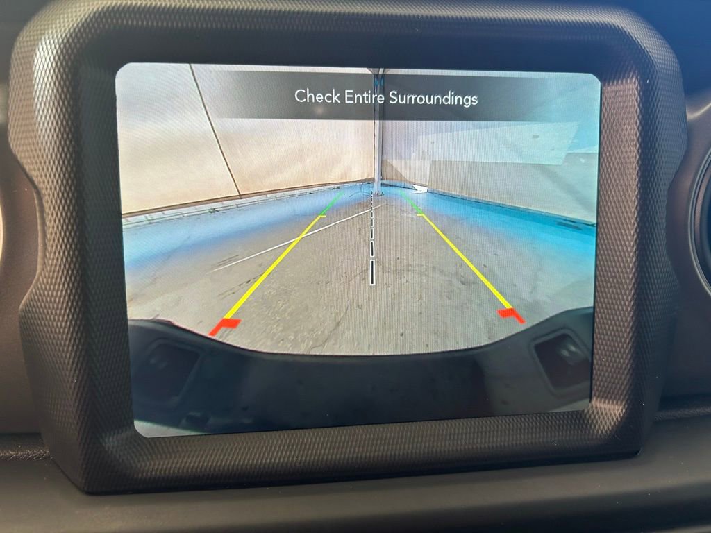 Used 2022 Jeep Gladiator Willys image 16