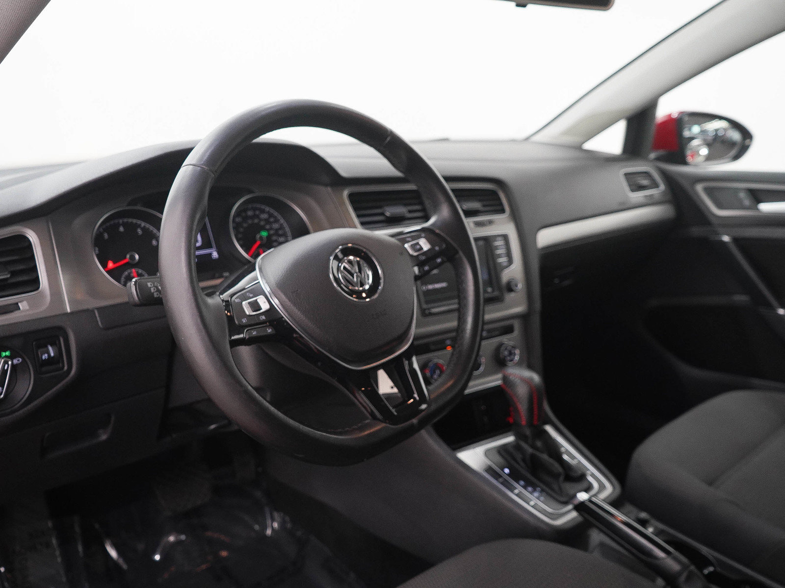 Used 2016 Volkswagen Golf S FWD image 23
