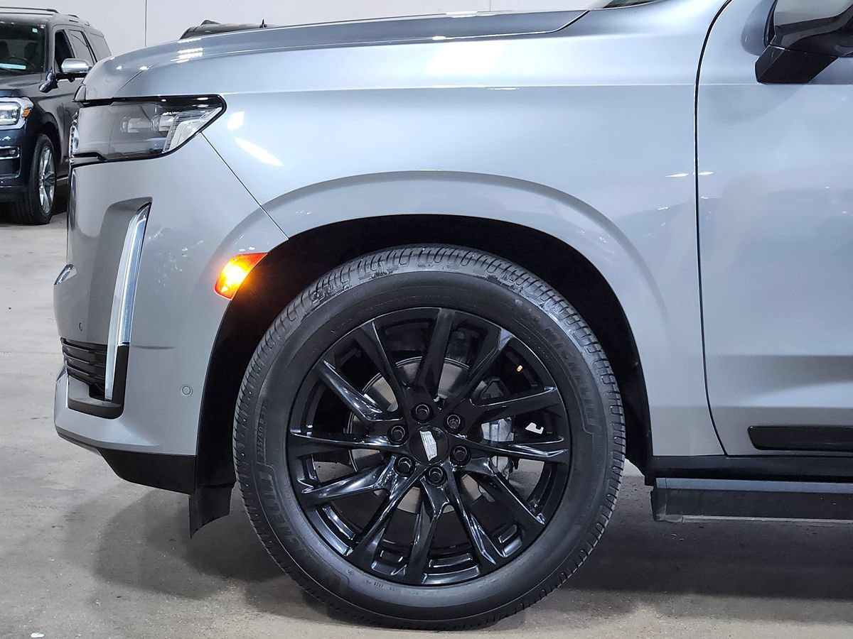Used 2023 Cadillac Escalade ESV Sport w/ LPO, ONYX Package RWD image 5