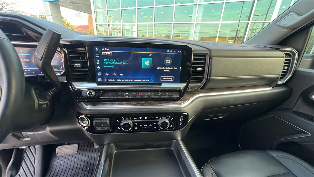 Used 2025 Chevrolet Silverado 2500 LT w/ Trail Boss Package image 9