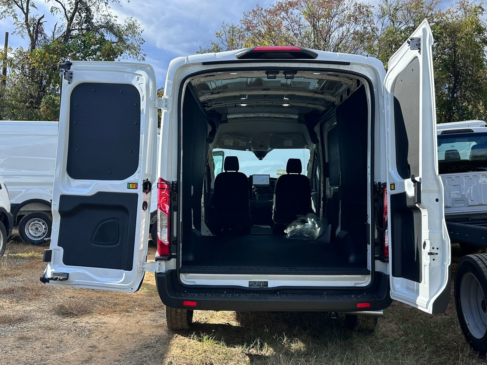 New 2026 Ford Transit 150 148 Medium Roof AWD w/ Load Area Protection Package image 5