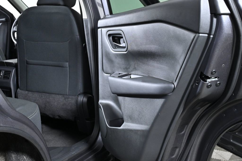 Certified 2025 Nissan Rogue S image 28