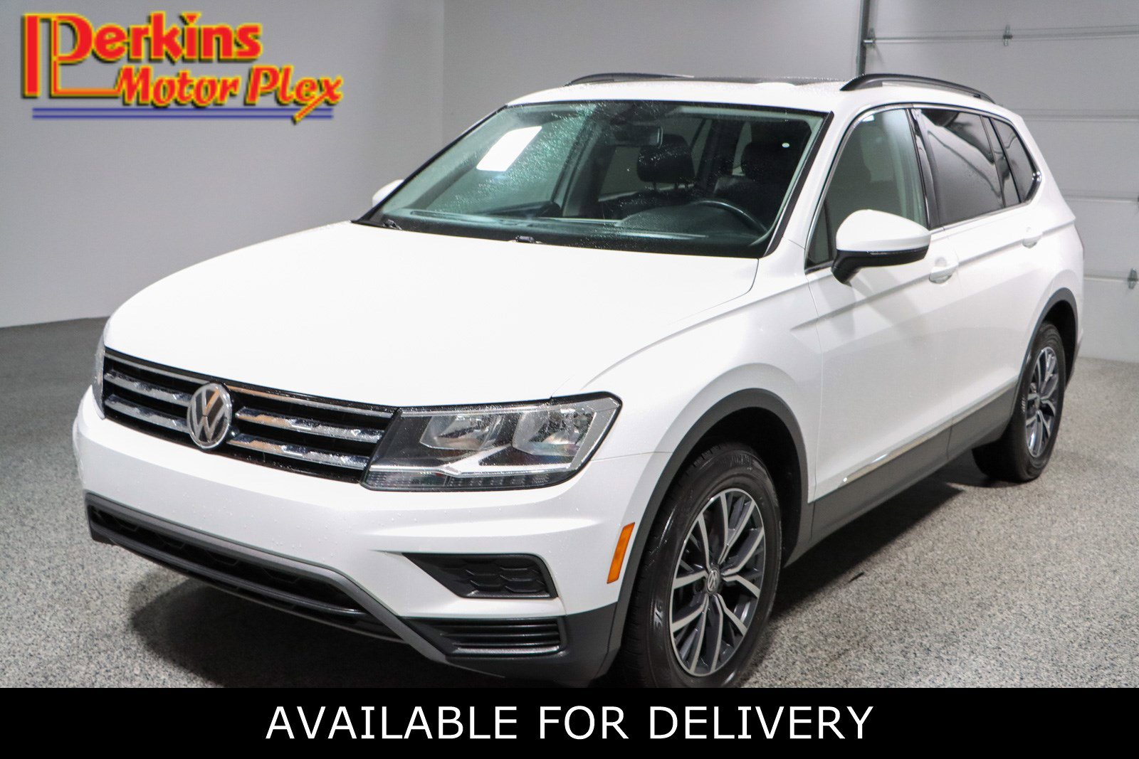 Used 2020 Volkswagen Tiguan SE w/ Panoramic Sunroof Package
