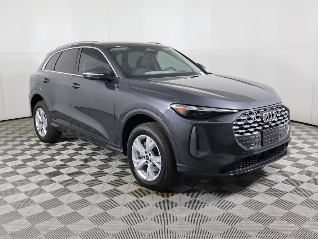 Used 2025 Audi Q5 Premium w/ Convenience Package AWD/4WD image 3