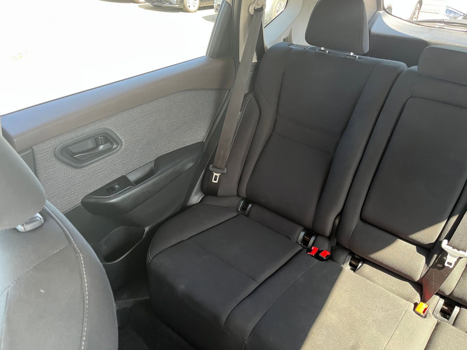 Used 2023 Nissan Rogue S image 39