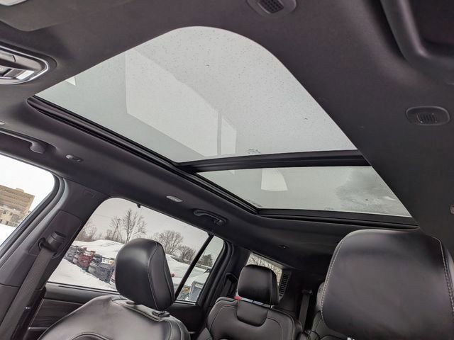 Used 2024 Jeep Grand Cherokee L Limited w/ Luxury Tech Group II image 14