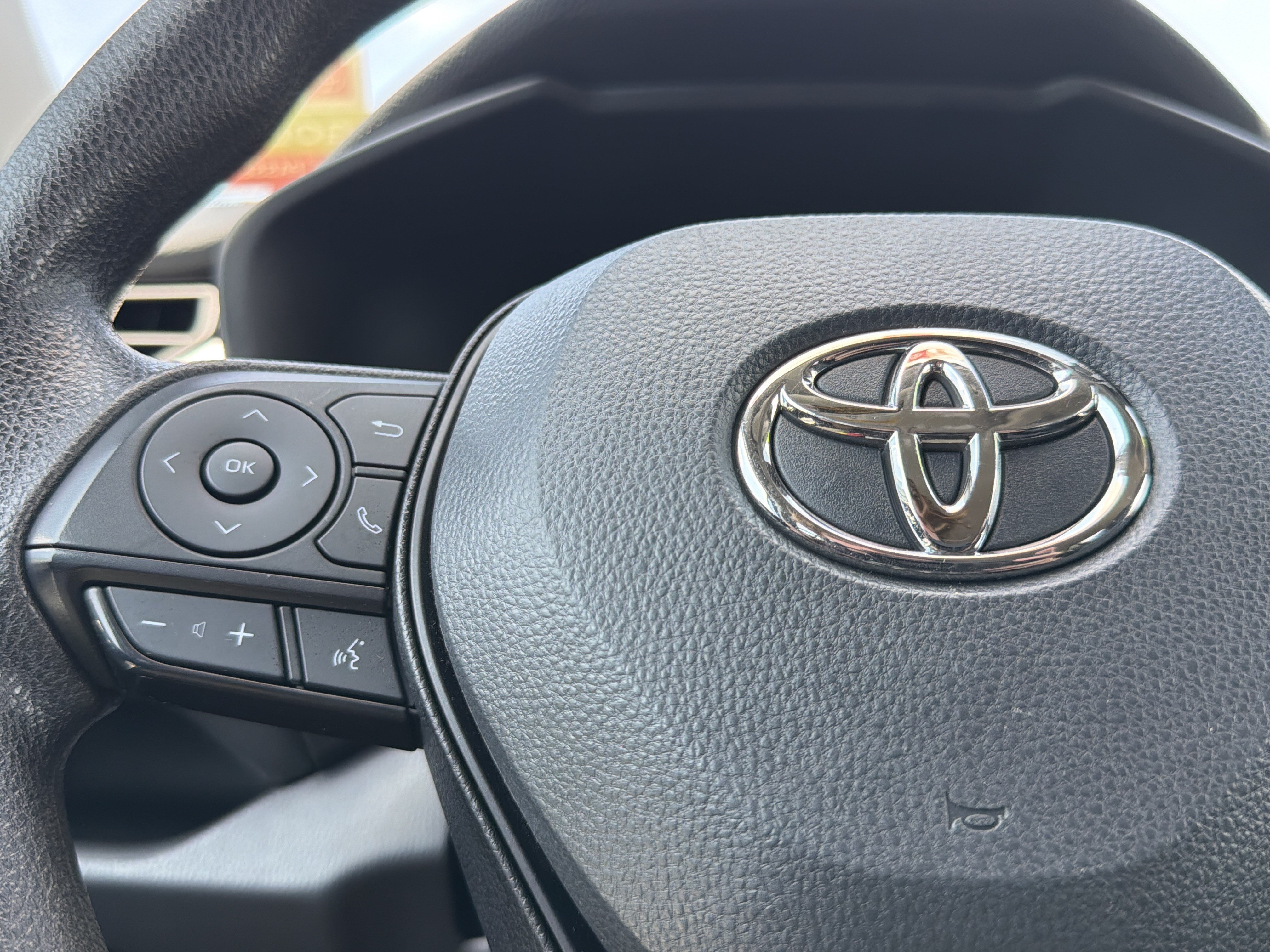 Certified 2025 Toyota RAV4 XLE FWD image 10
