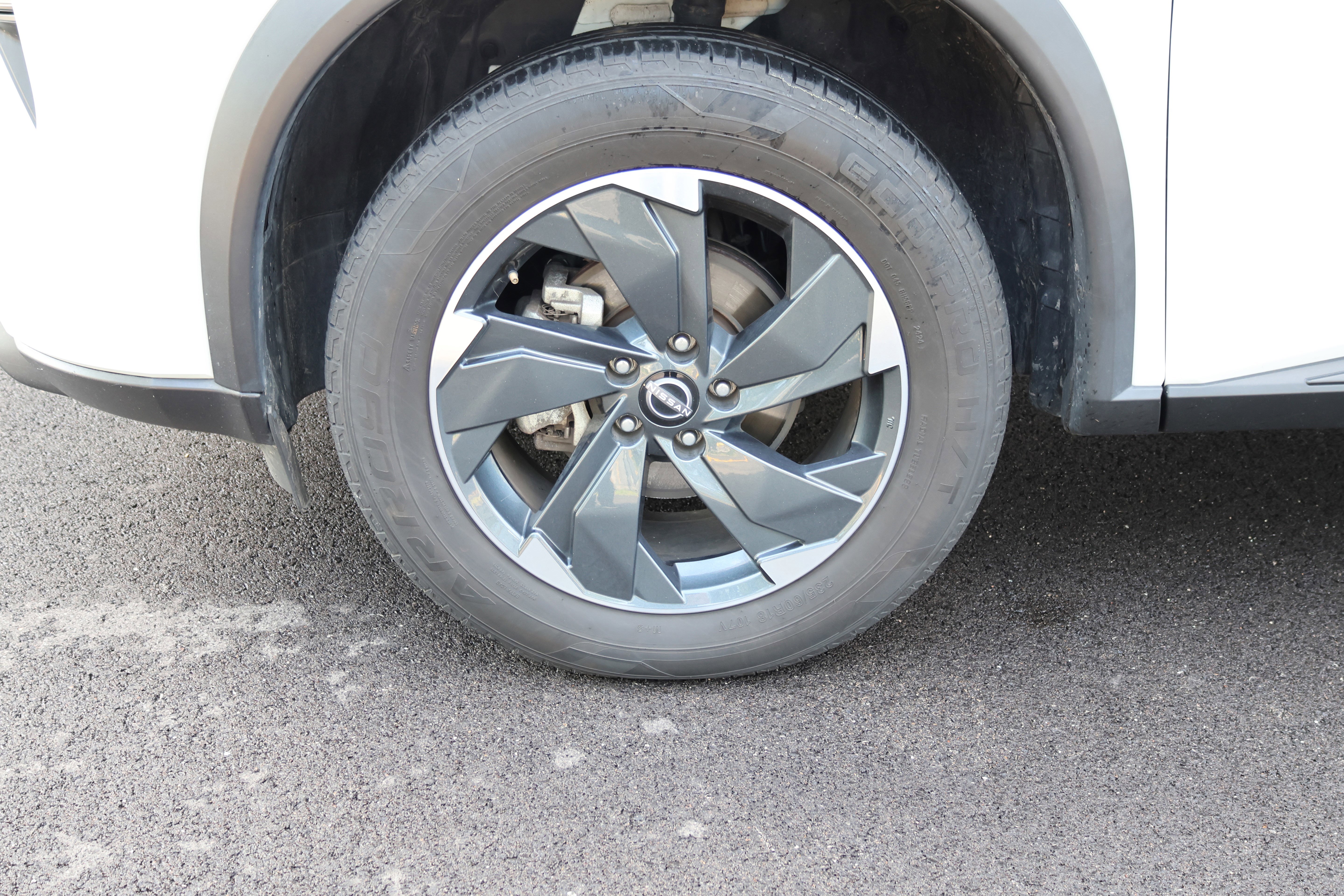 Used 2024 Nissan Rogue SV AWD/4WD image 14