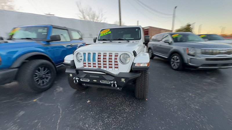 Used 2019 Jeep Wrangler Unlimited Sahara w/ Uconnect 4C Nav & Sound Group image 9