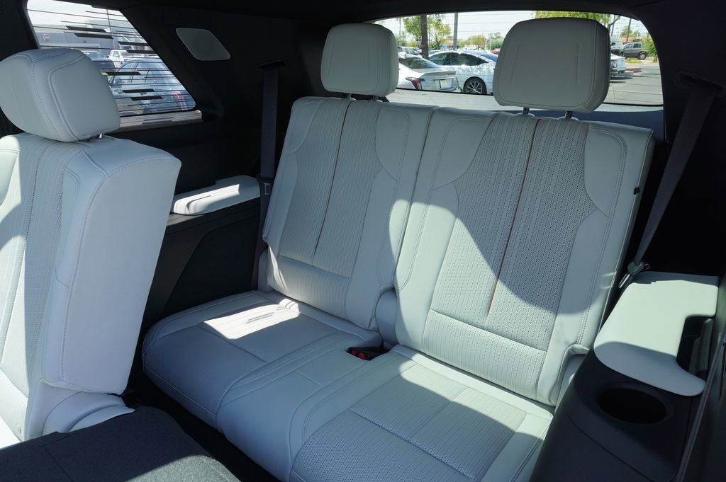 New 2026 Cadillac Vistiq Luxury AWD/4WD image 9