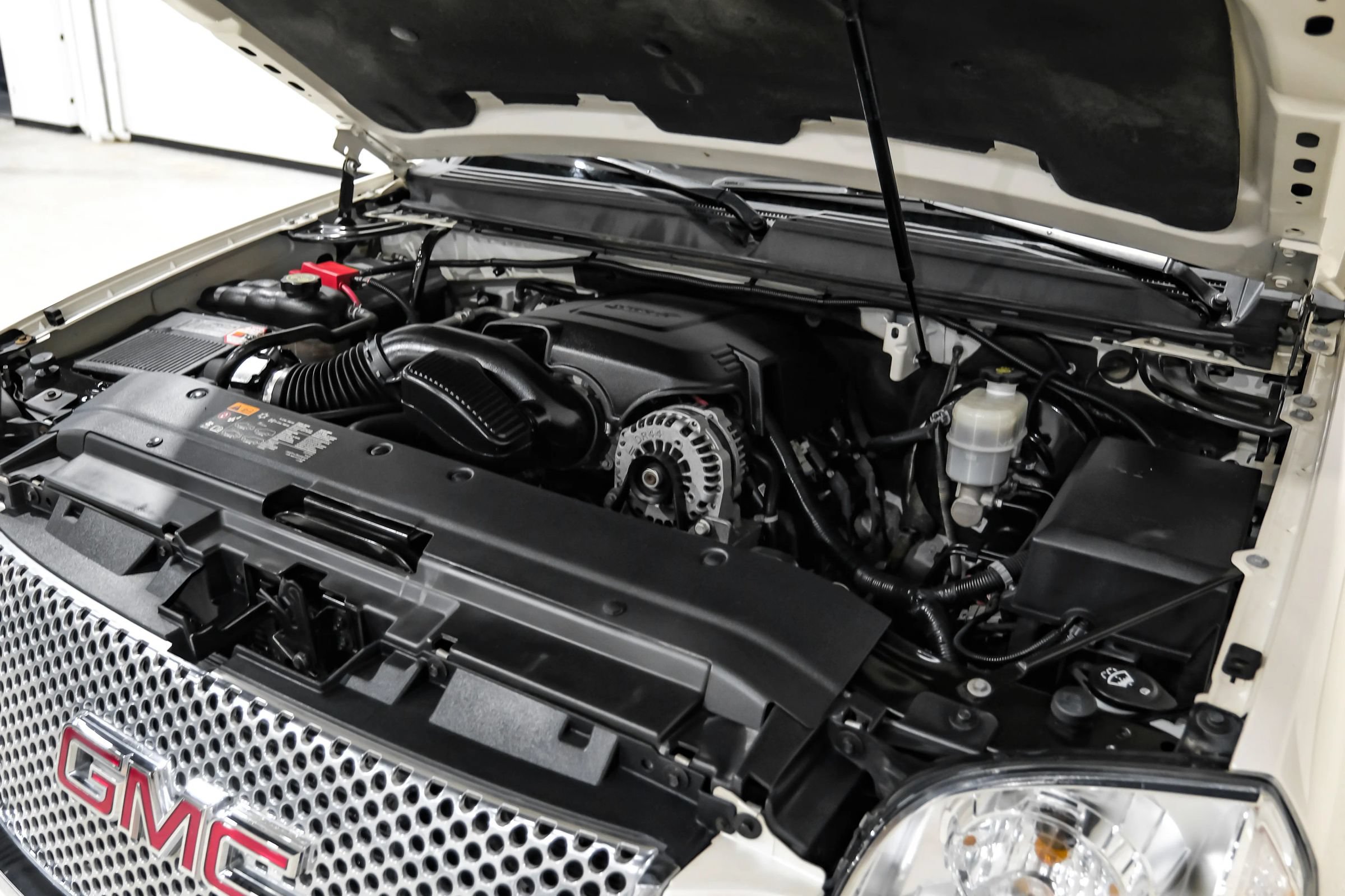 Used 2014 GMC Yukon Denali RWD image 61