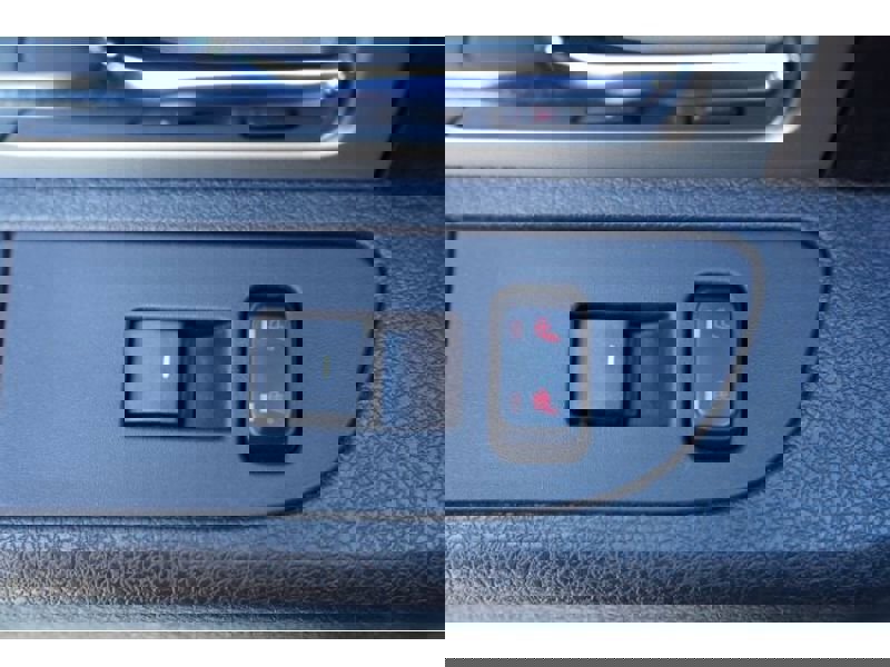 Used 2013 Ford F150 Platinum w/ Max Trailer Tow Pkg image 24