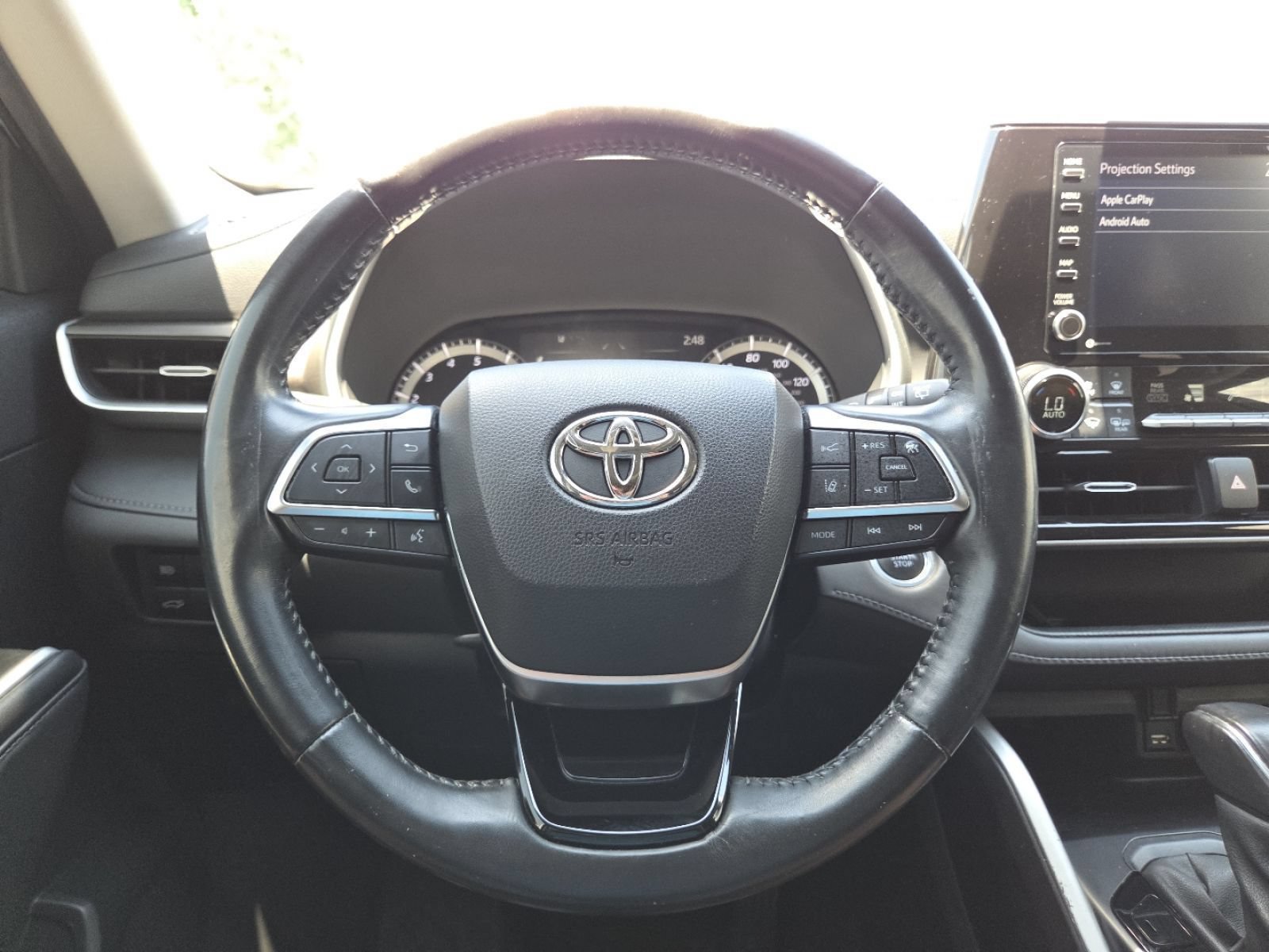 Used 2021 Toyota Highlander XLE FWD image 30