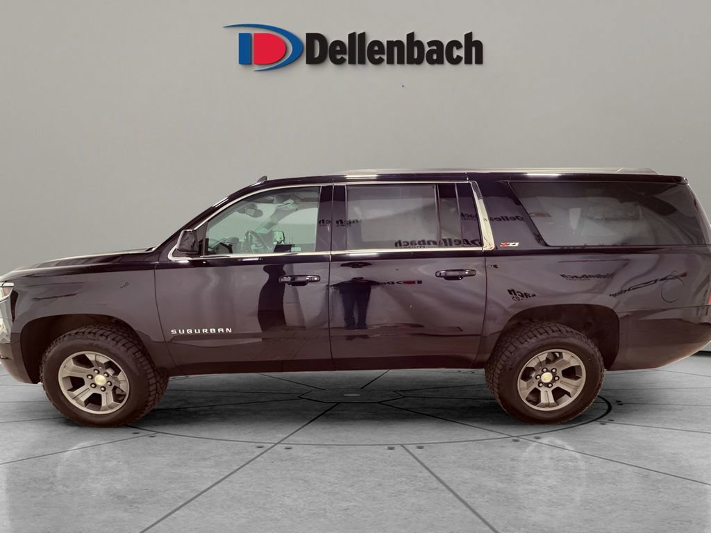 Used 2017 Chevrolet Suburban LT image 2