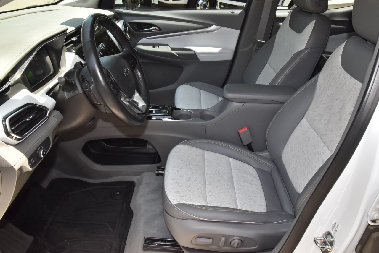 Used 2023 Chevrolet Bolt EUV Premier w/ Sun & Sound Package FWD image 13