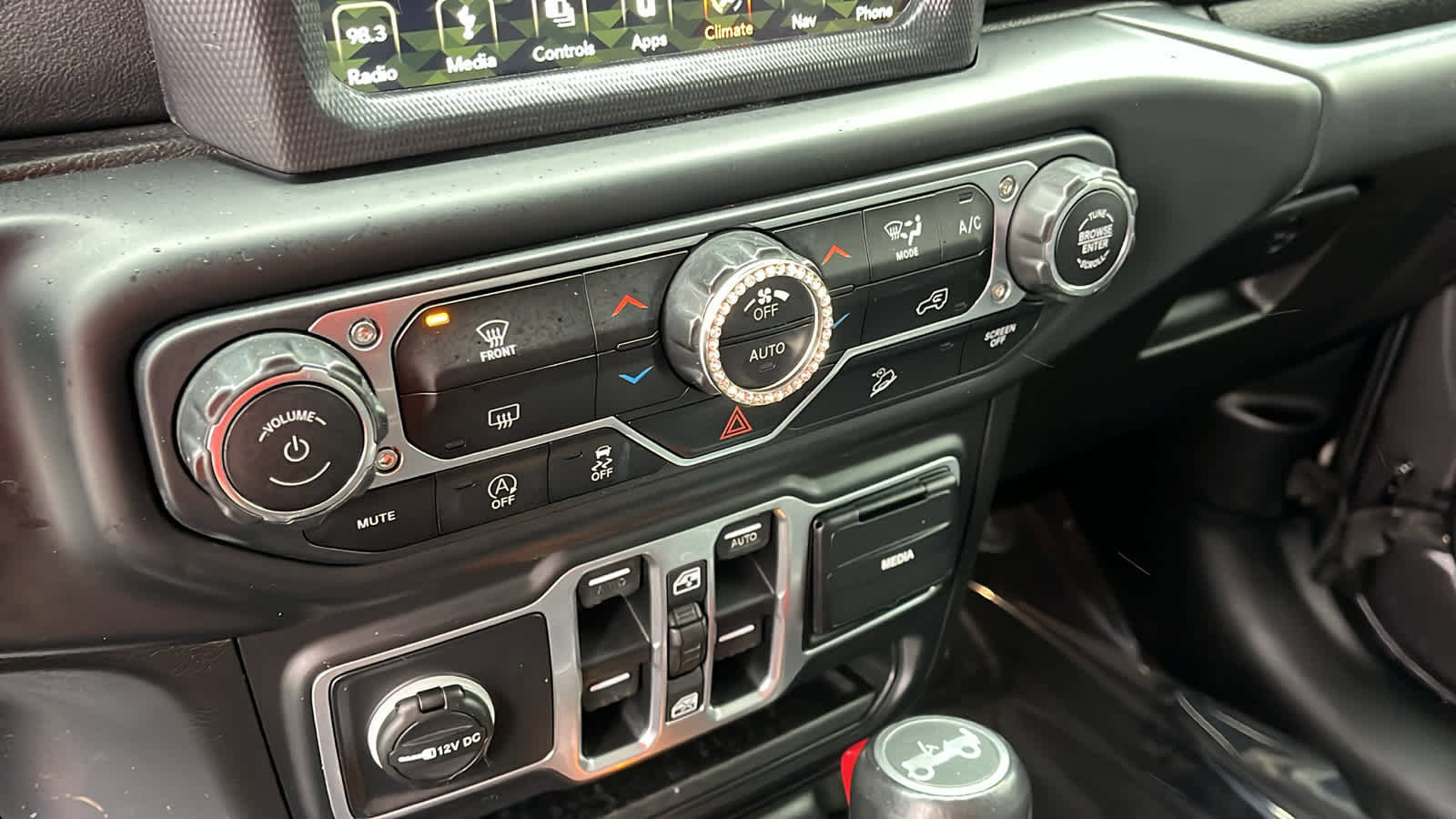 Used 2018 Jeep Wrangler Unlimited Sahara image 19