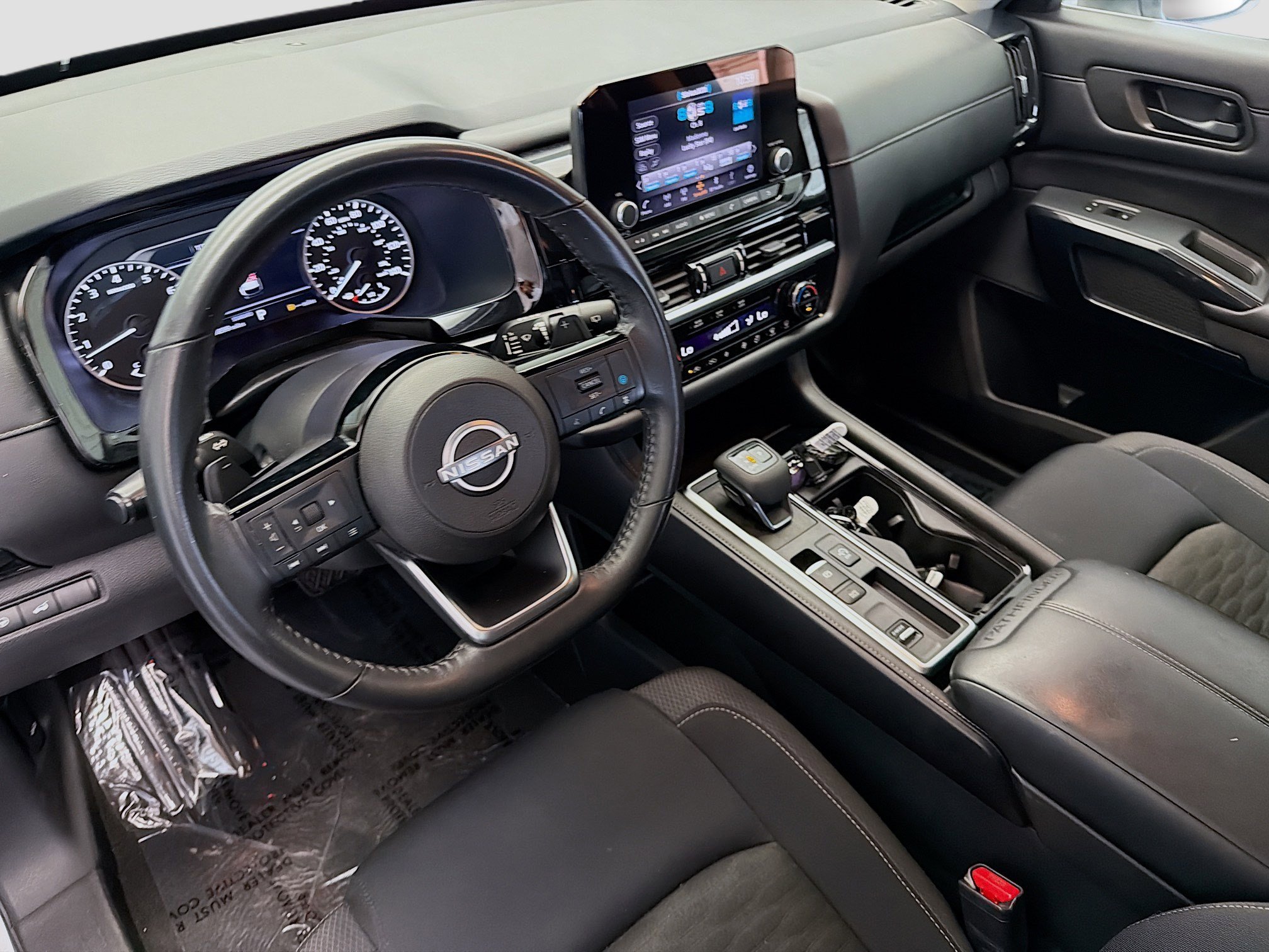 Used 2023 Nissan Pathfinder SV w/ SV Premium Package FWD image 7