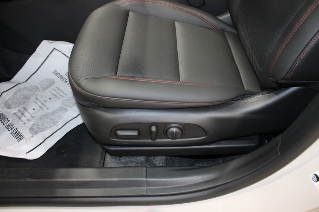 New 2026 Chevrolet Trax RS w/ Sunroof Package image 13