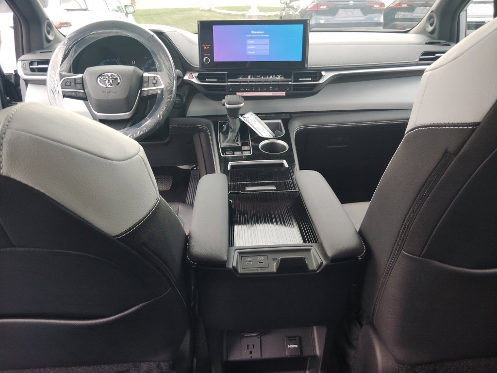 New 2026 Toyota Sienna XSE AWD/4WD image 10