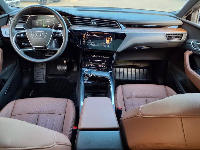 Used 2022 Audi e-tron Premium Plus AWD/4WD image 4