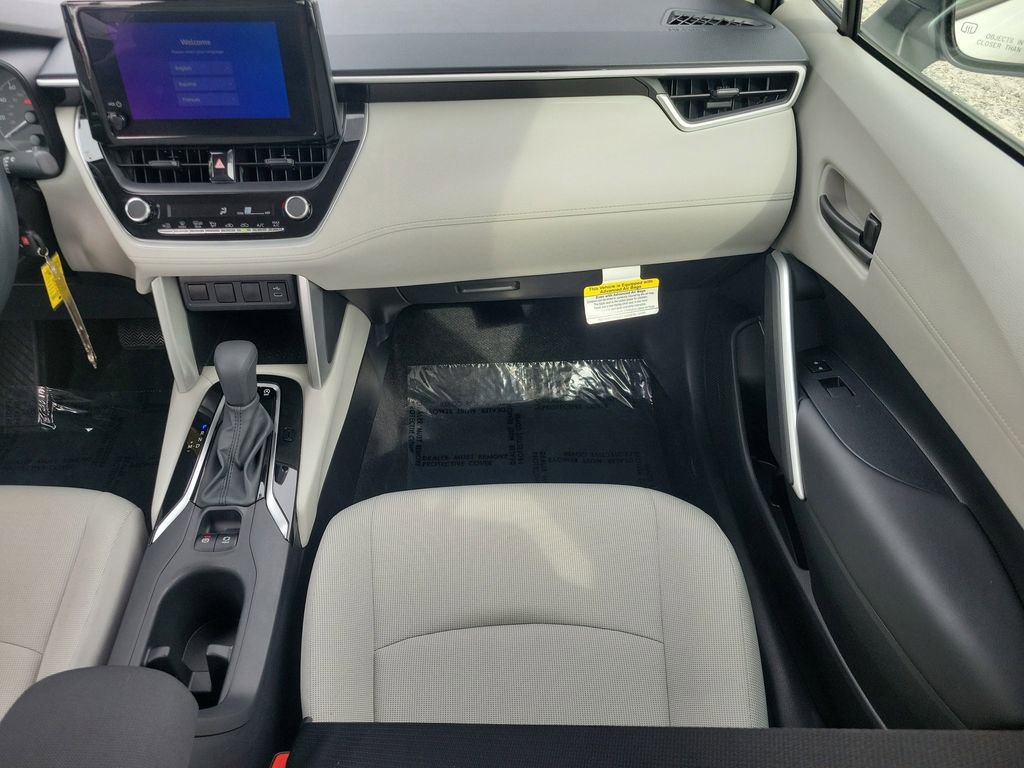 Used 2025 Toyota Corolla Cross L image 11