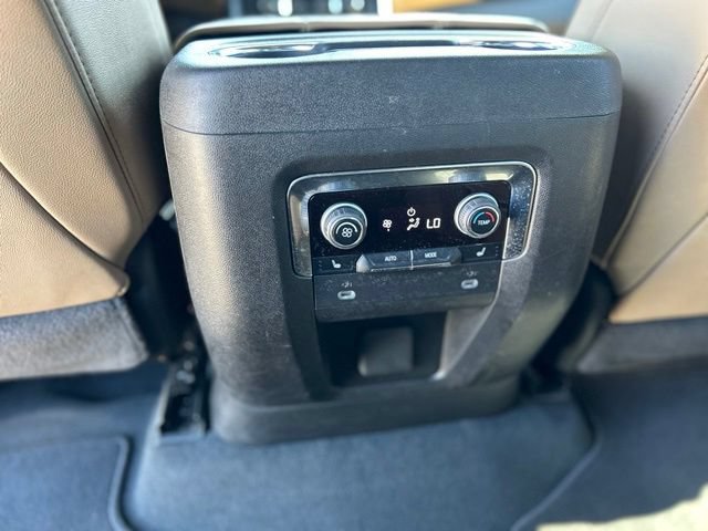Used 2024 Chevrolet Tahoe Premier AWD/4WD image 24
