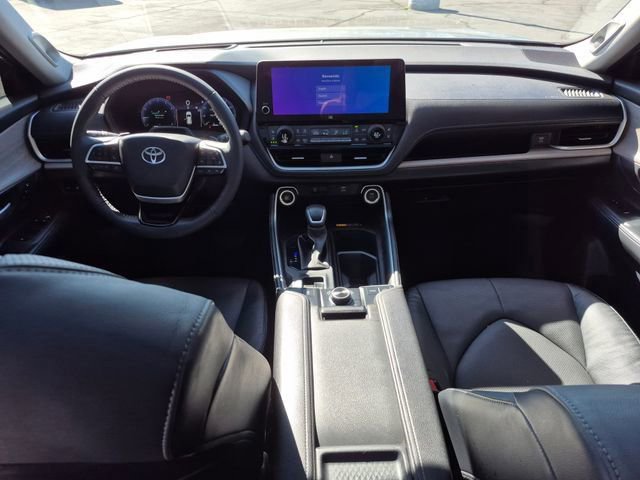 Used 2024 Toyota Grand Highlander Platinum image 18