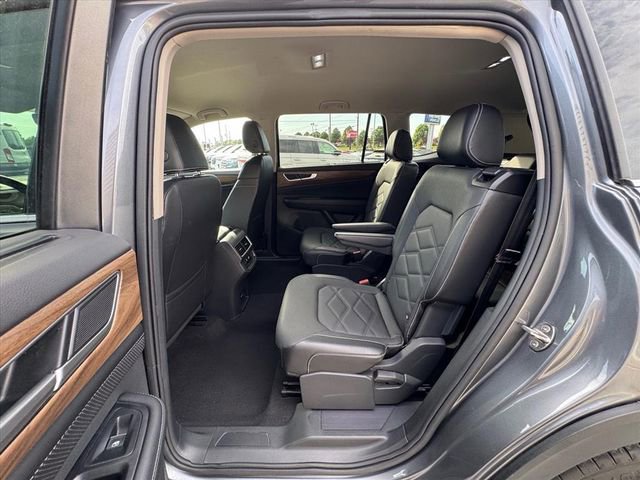 Used 2024 Volkswagen Atlas SE AWD/4WD image 12