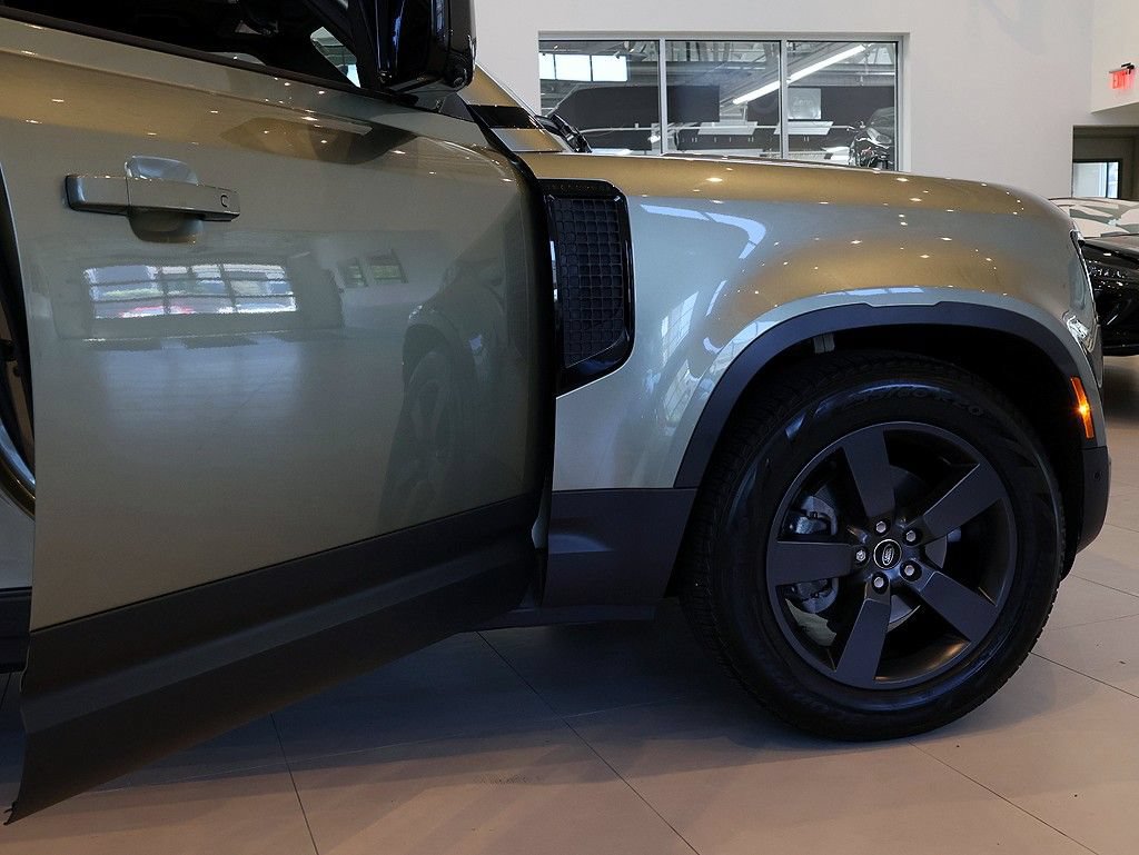 Used 2025 Land Rover Defender 110 S AWD/4WD image 26