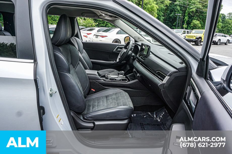 Used 2025 Mitsubishi Outlander SE FWD image 24