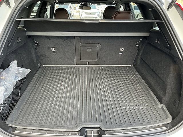Used 2023 Volvo XC60 B5 Ultimate w/ Climate Package image 18