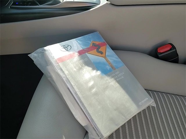 Used 2024 Toyota Camry SE image 12