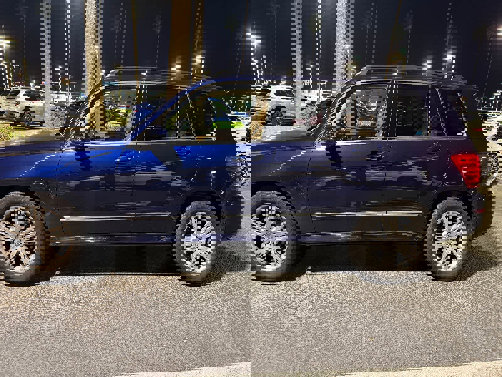 Used 2015 Mercedes-Benz GLK 350 4MATIC image 3