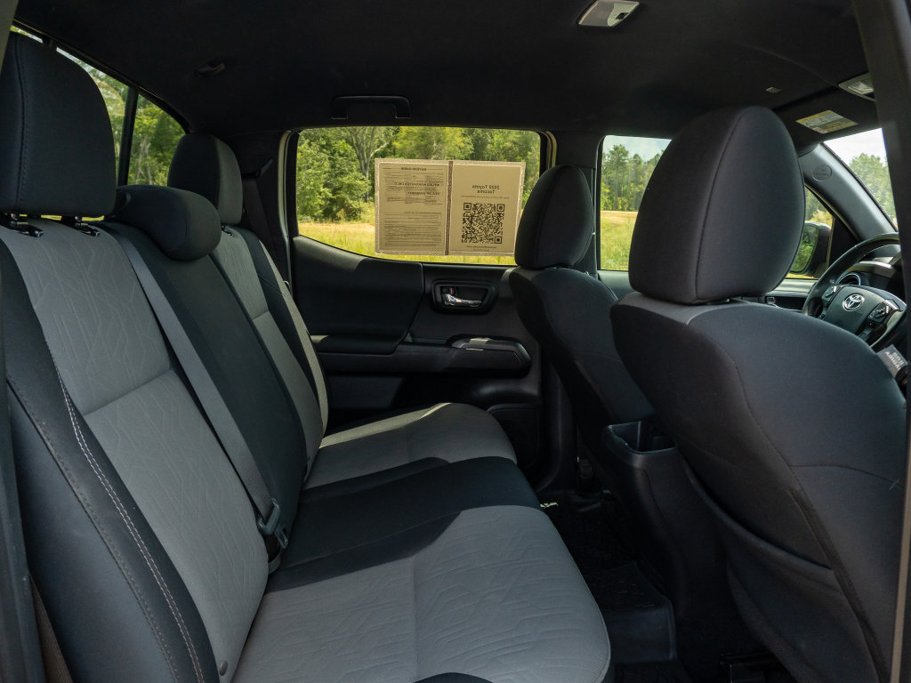 Used 2020 Toyota Tacoma TRD Sport w/ Technology Package RWD image 16