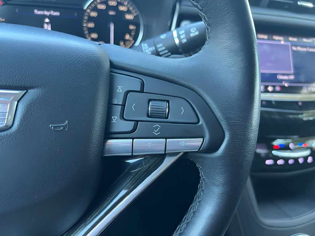 Used 2020 Cadillac XT6 Premium Luxury FWD image 23