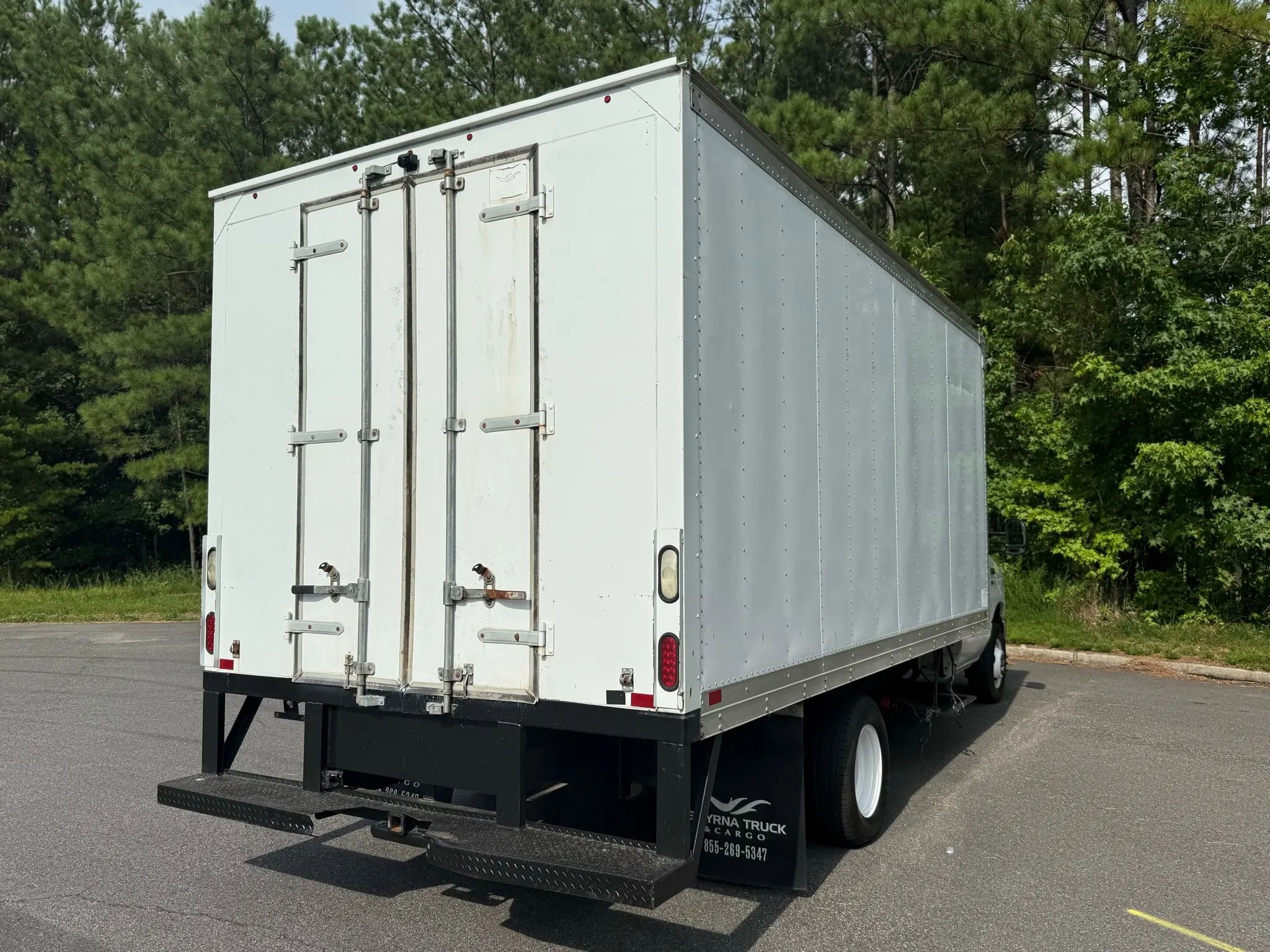 Used 2015 Ford E-350 and Econoline 350 Super Duty image 8