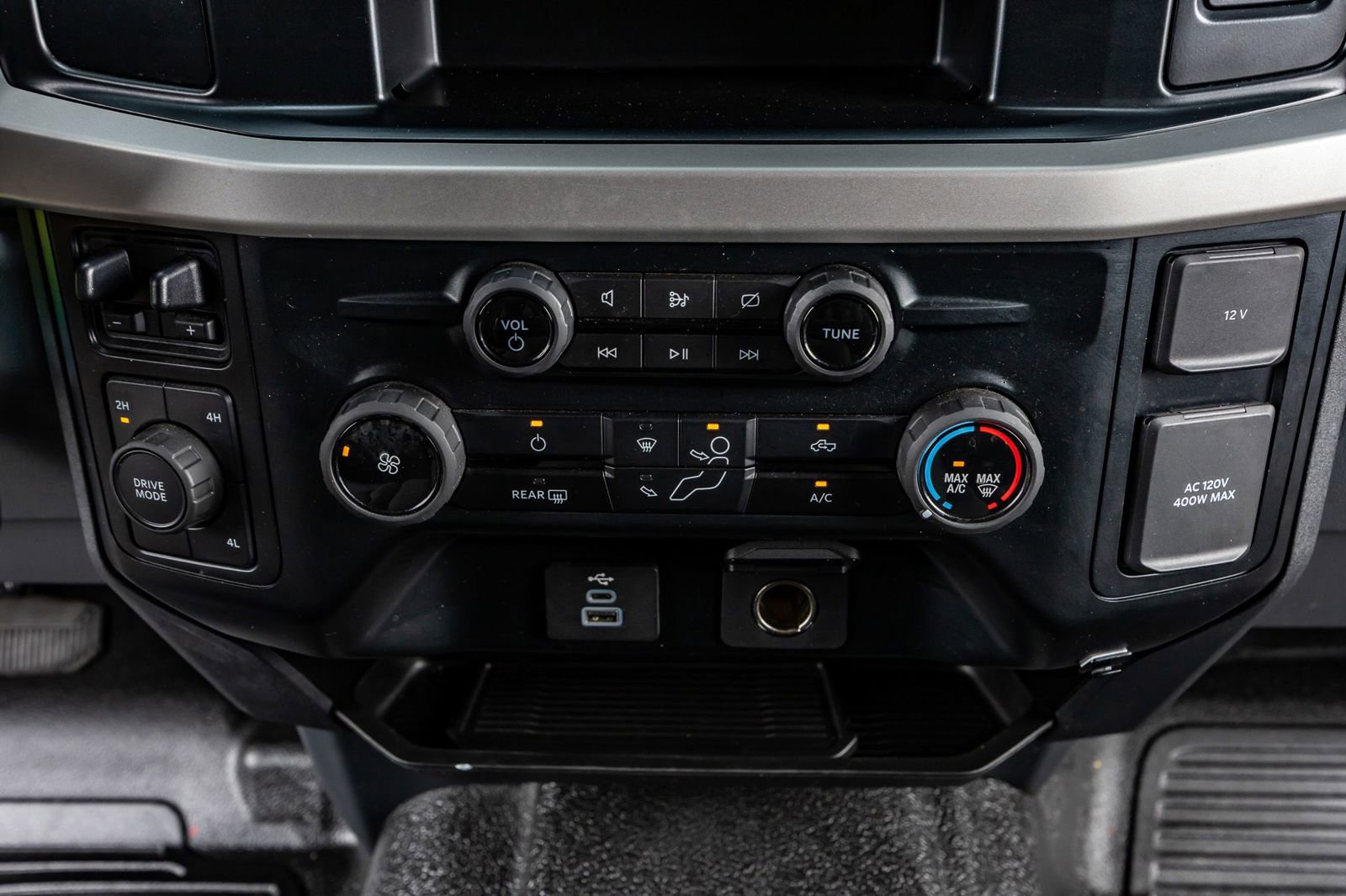 Used 2023 Ford F350 XLT w/ FX4 Off-Road Package image 26