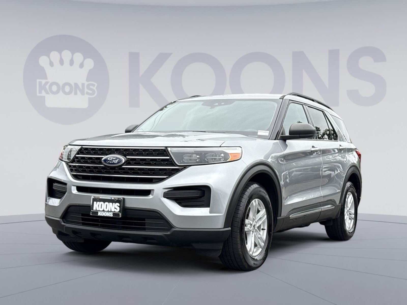 Used 2021 Ford Explorer XLT AWD/4WD image 1