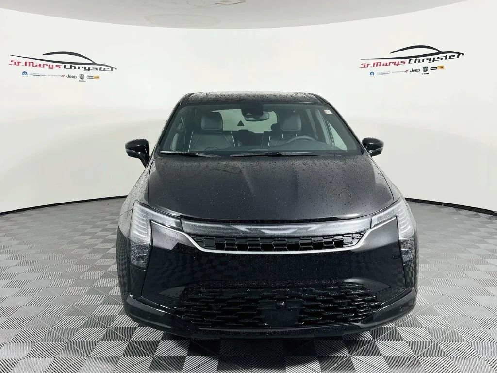 New 2027 Chrysler Pacifica Limited FWD image 3