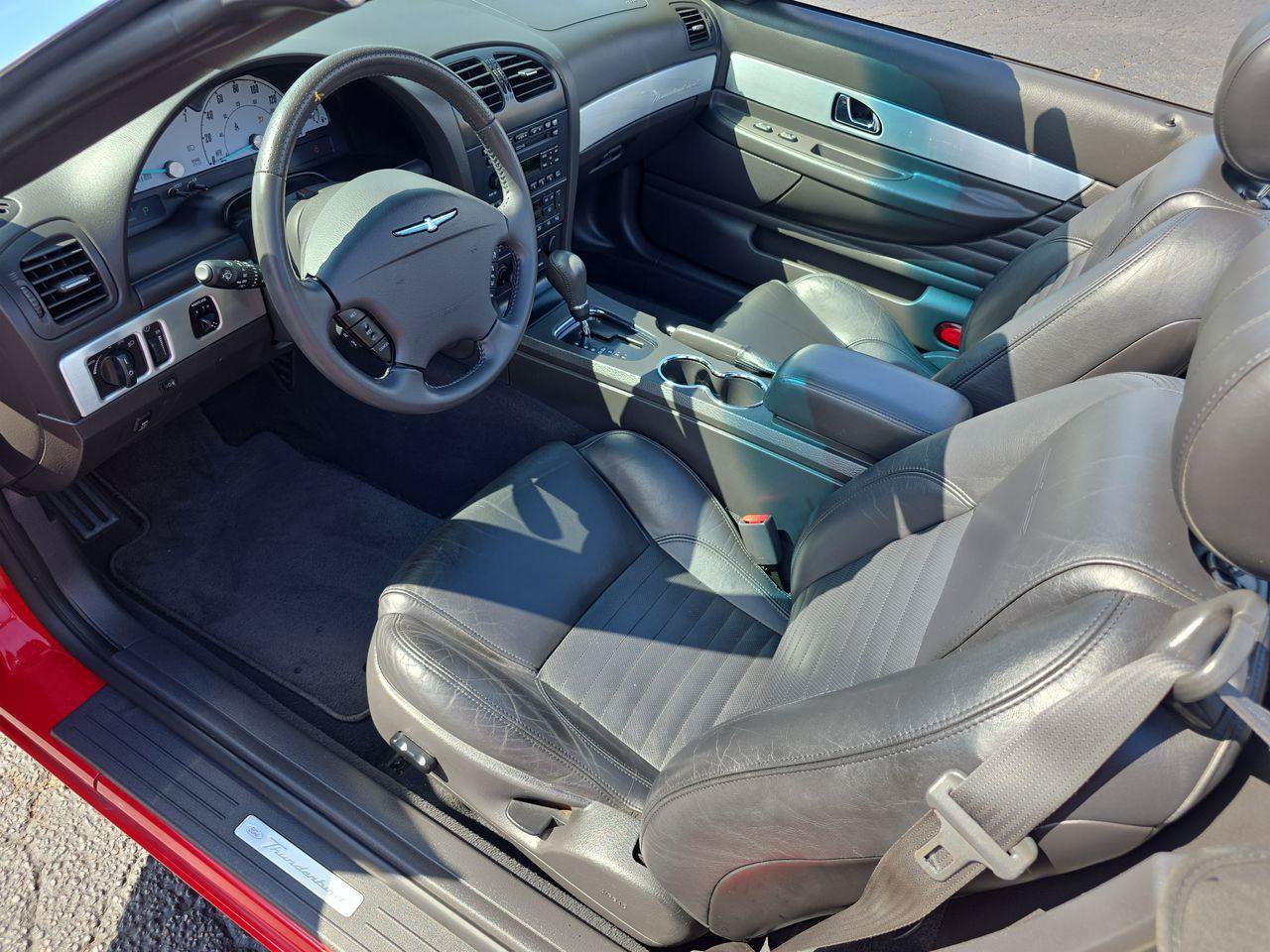 Used 2002 Ford Thunderbird RWD image 4