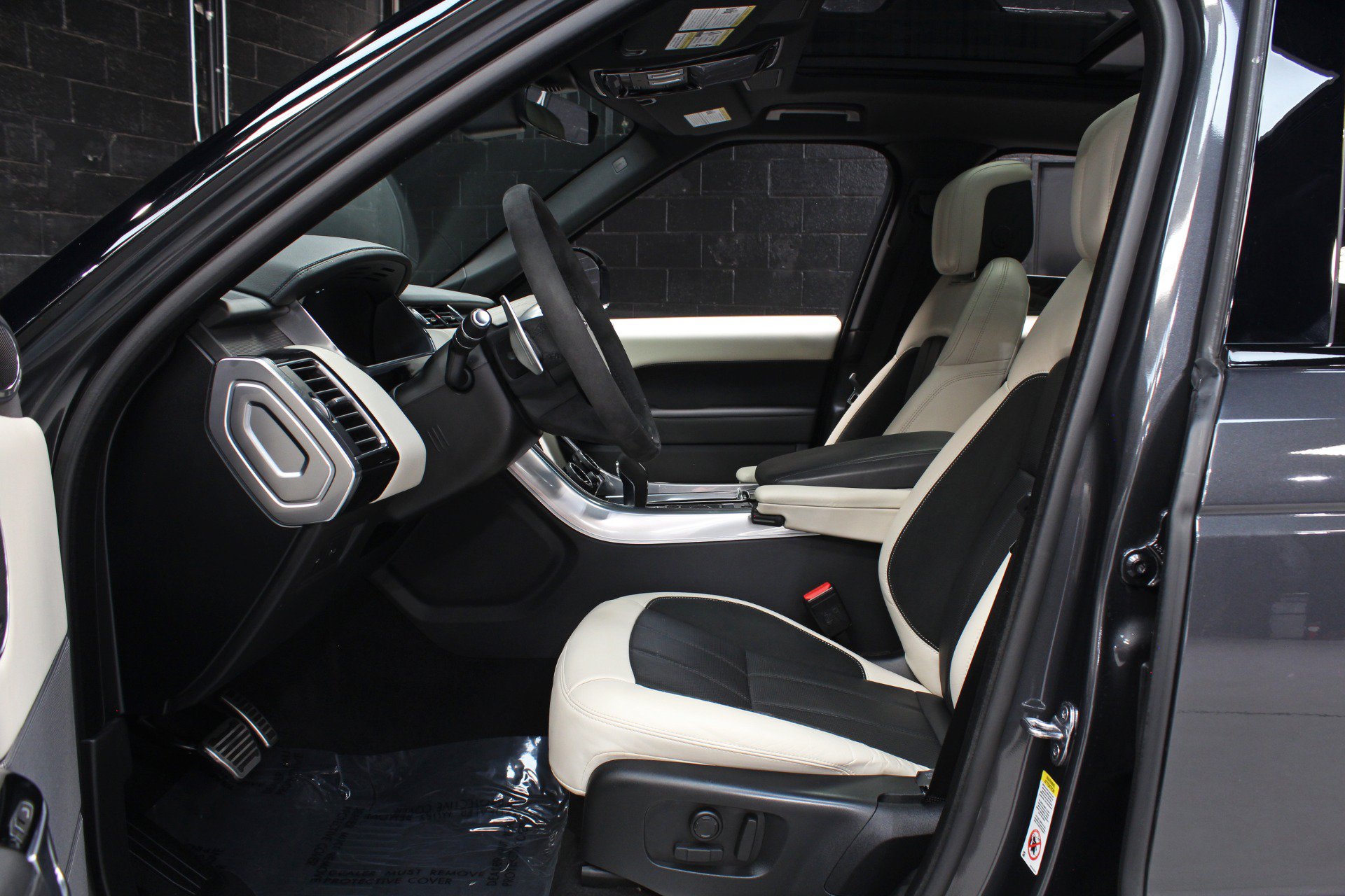 Used 2022 Land Rover Range Rover Sport HST AWD/4WD image 32