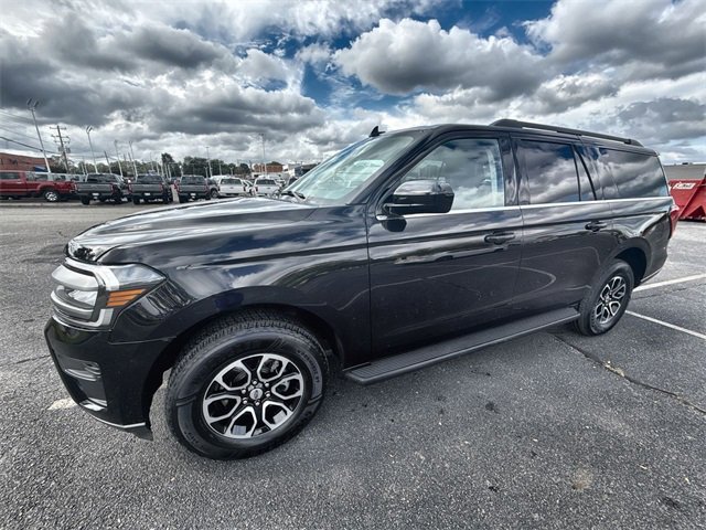 Certified 2024 Ford Expedition Max XLT image 1