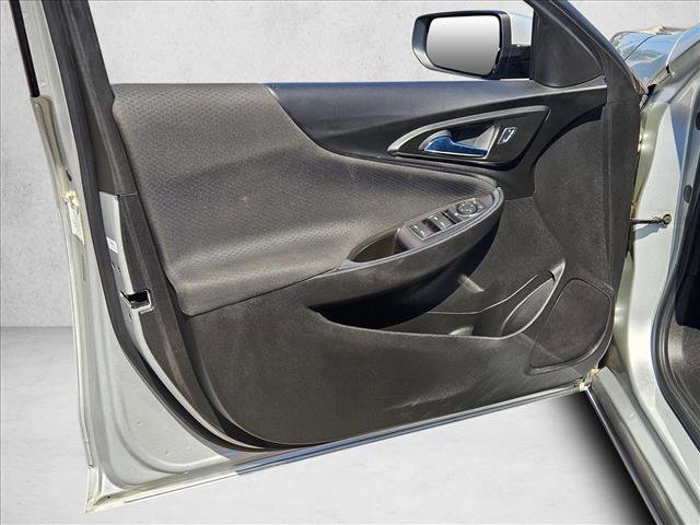 Certified 2017 Chevrolet Malibu LT FWD image 10