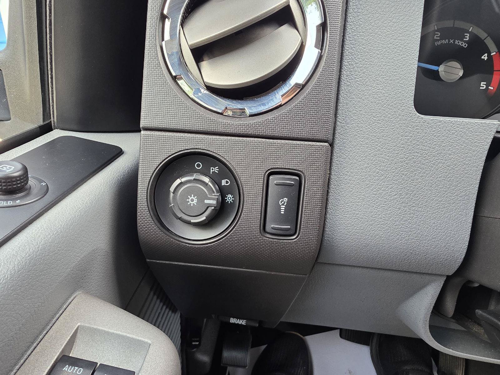 Used 2015 Ford F350 XLT w/ XLT Interior Package AWD/4WD image 18