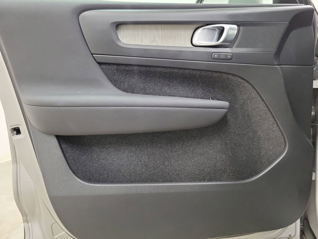 Certified 2023 Volvo XC40 B5 Plus w/ Driver Assist Package image 20