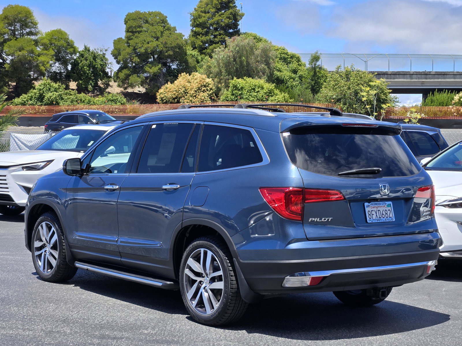 Used 2017 Honda Pilot Touring image 6